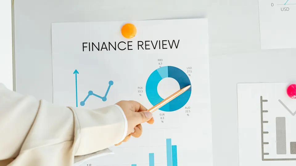 Analytics dashboard highlighting $10,000 monthly profit achieved by single-person business