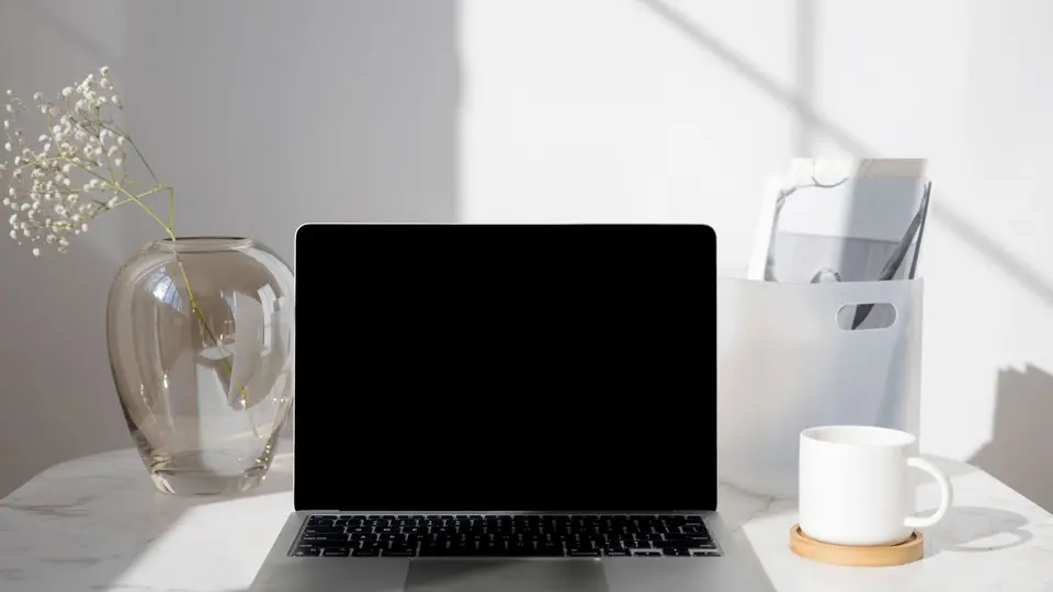 I Tried Minimalist Tech Lifestyles for 30 Days